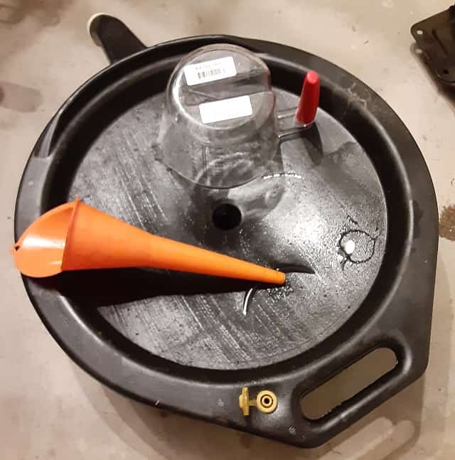 Motorcycle Oil Change Pan, Funnel and Measuring Cup.