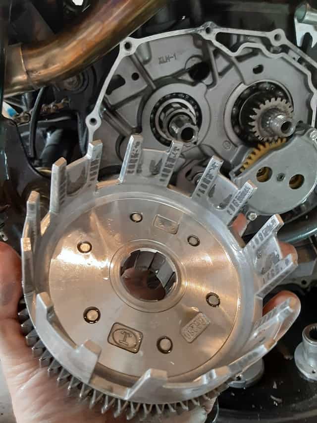 Removed TBR7 motorcycle clutch basket.