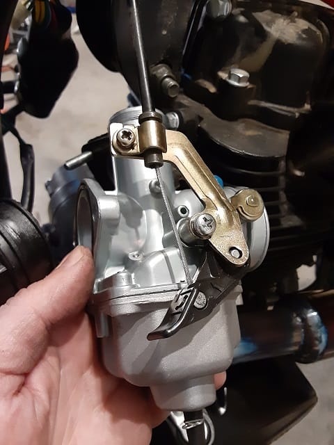 Choke cable installed on new Mikuni carburetor.