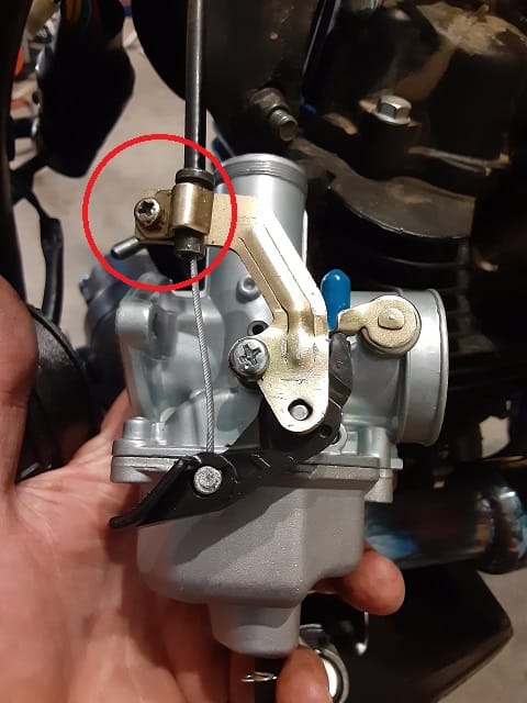 Adjusting Mikuni carburetor choke cable length.