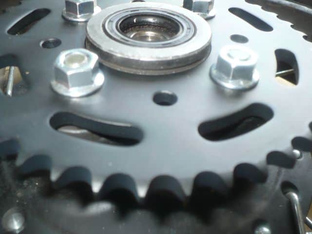 TBR7's rear hub snap ring groove.