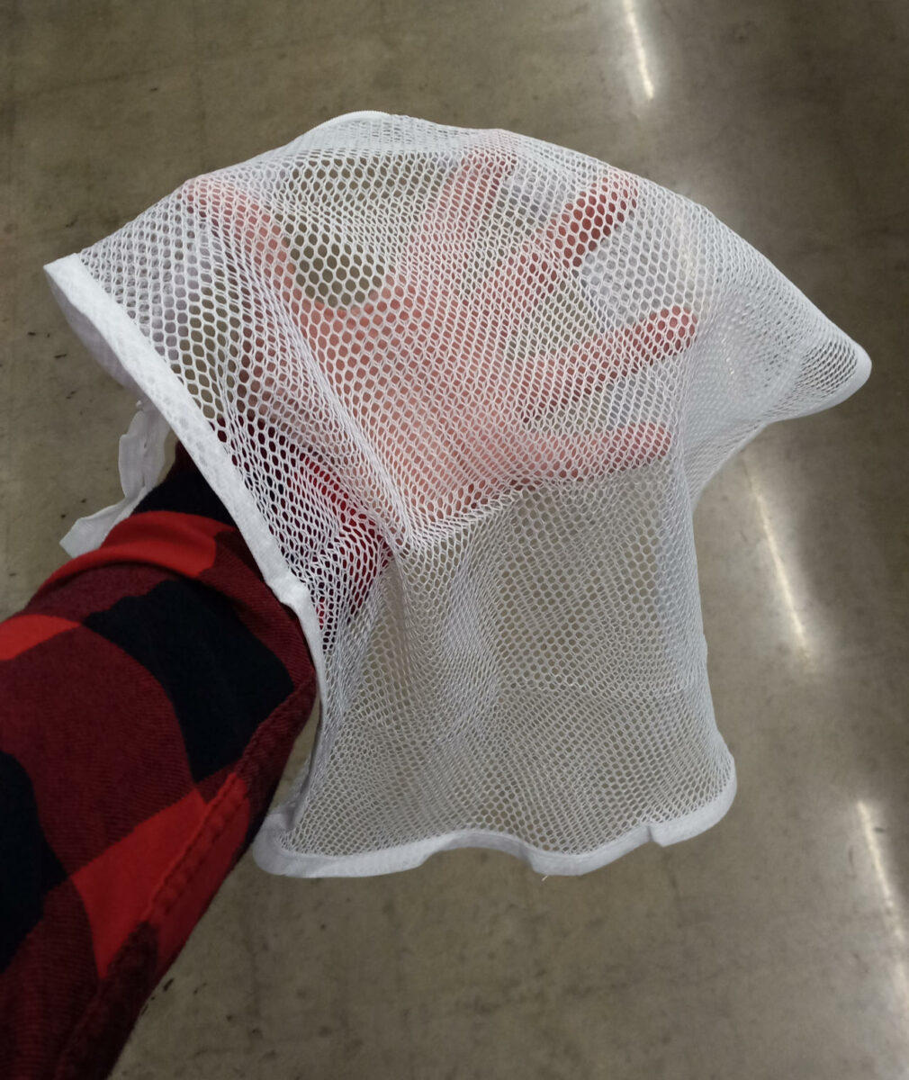 Helmet lining washing machine mesh bag