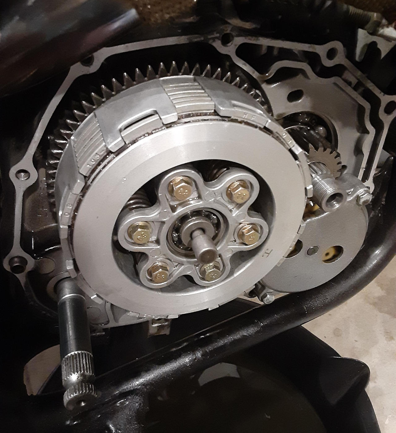 TBR7 Motorcycle clutch with push rod visible.